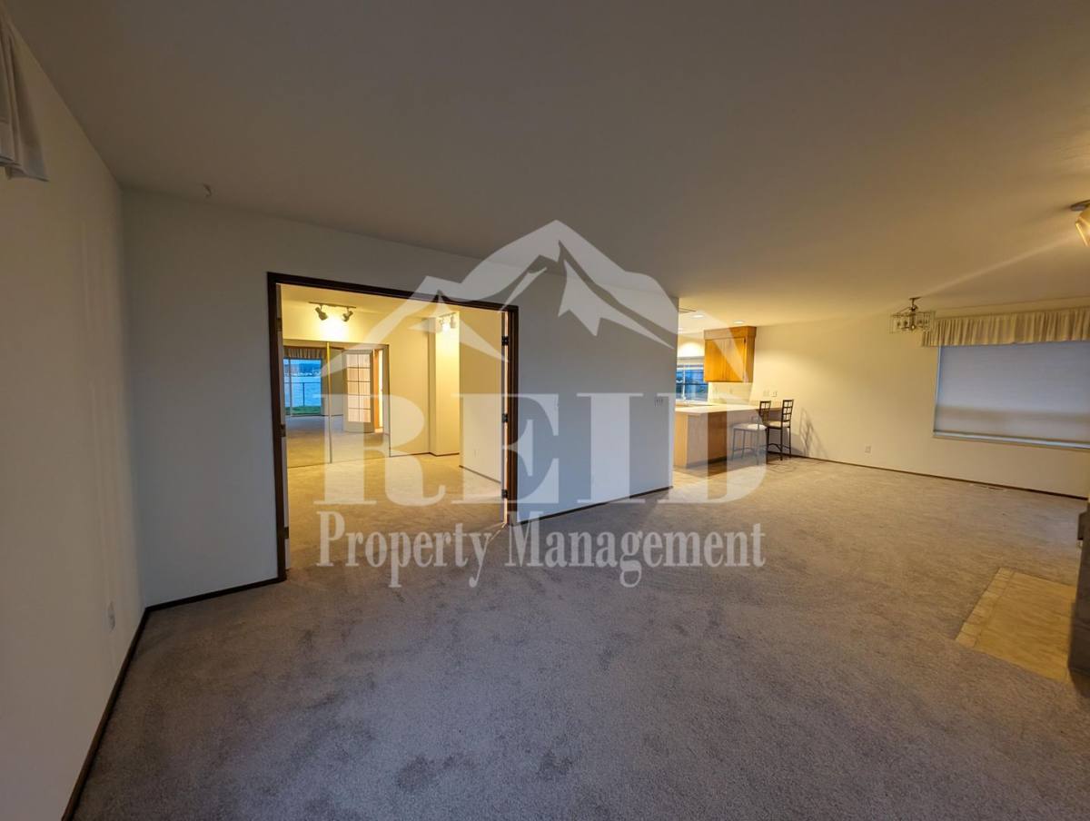 Apartment for rent at 305 & 307 Shore Dr, Bremerton, WA 98310