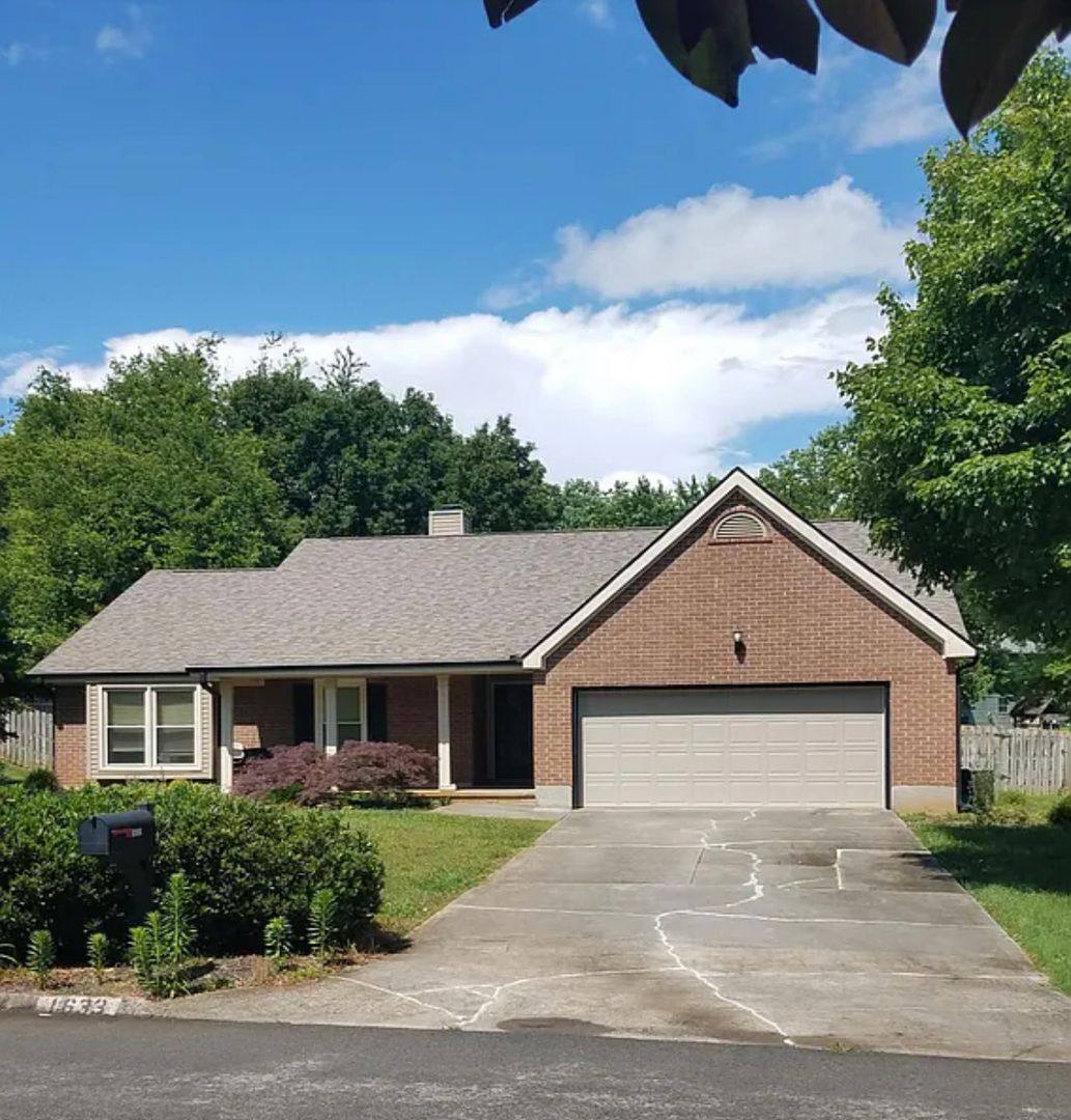 House for rent at 1633 Clear Brook Dr, Knoxville, TN 37922