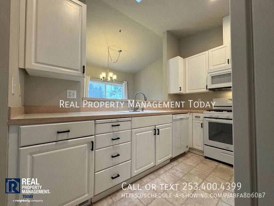 Condo for rent at 14110 SE 171st Way B303, Renton, WA 98058