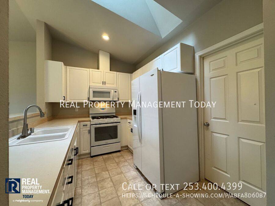 Condo for rent at 14110 SE 171st Way B303, Renton, WA 98058
