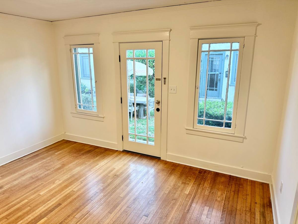 Apartment for rent at 715 Crestmoore Place, Venice, CA 90291
