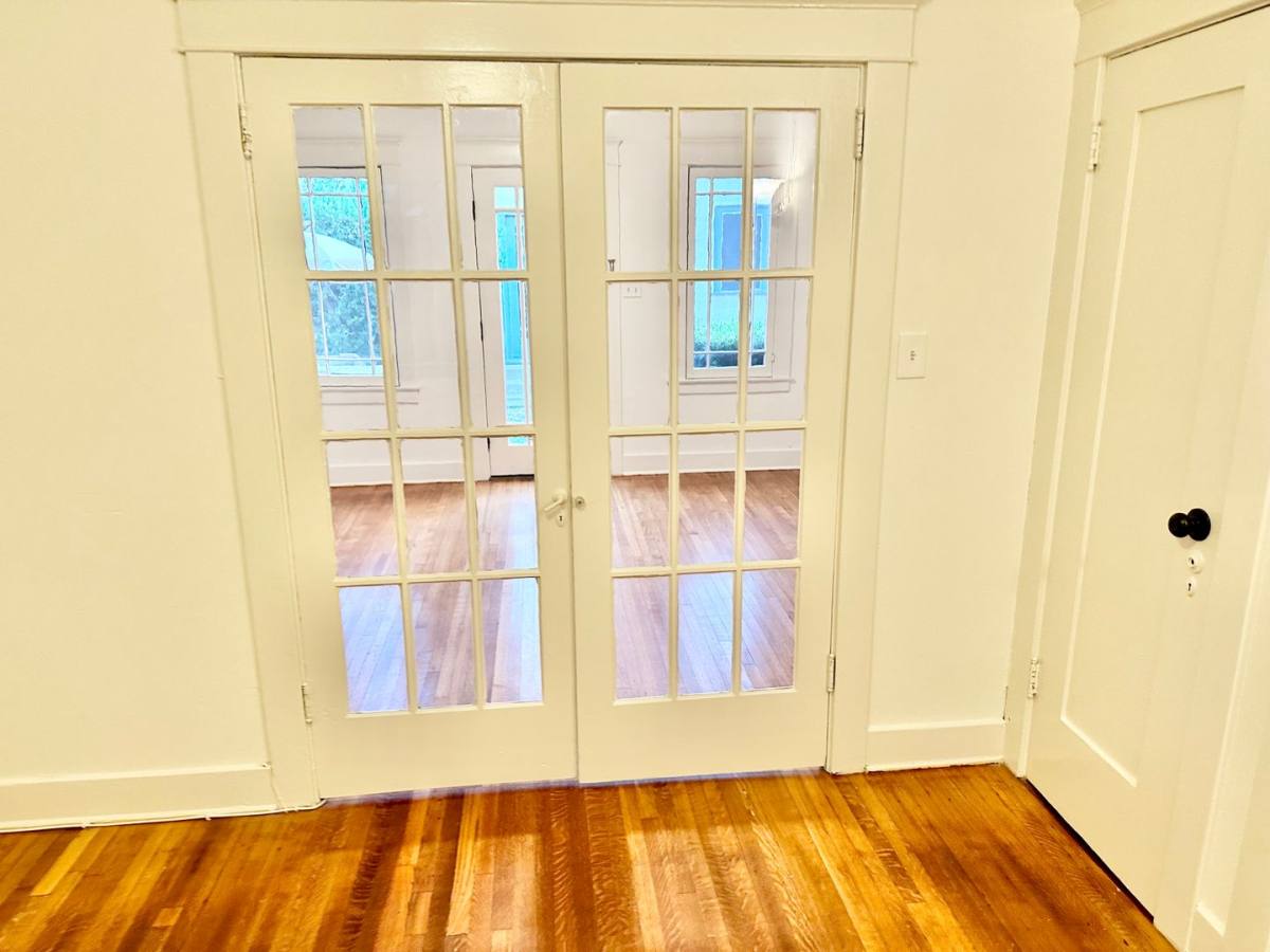 Apartment for rent at 715 Crestmoore Place, Venice, CA 90291