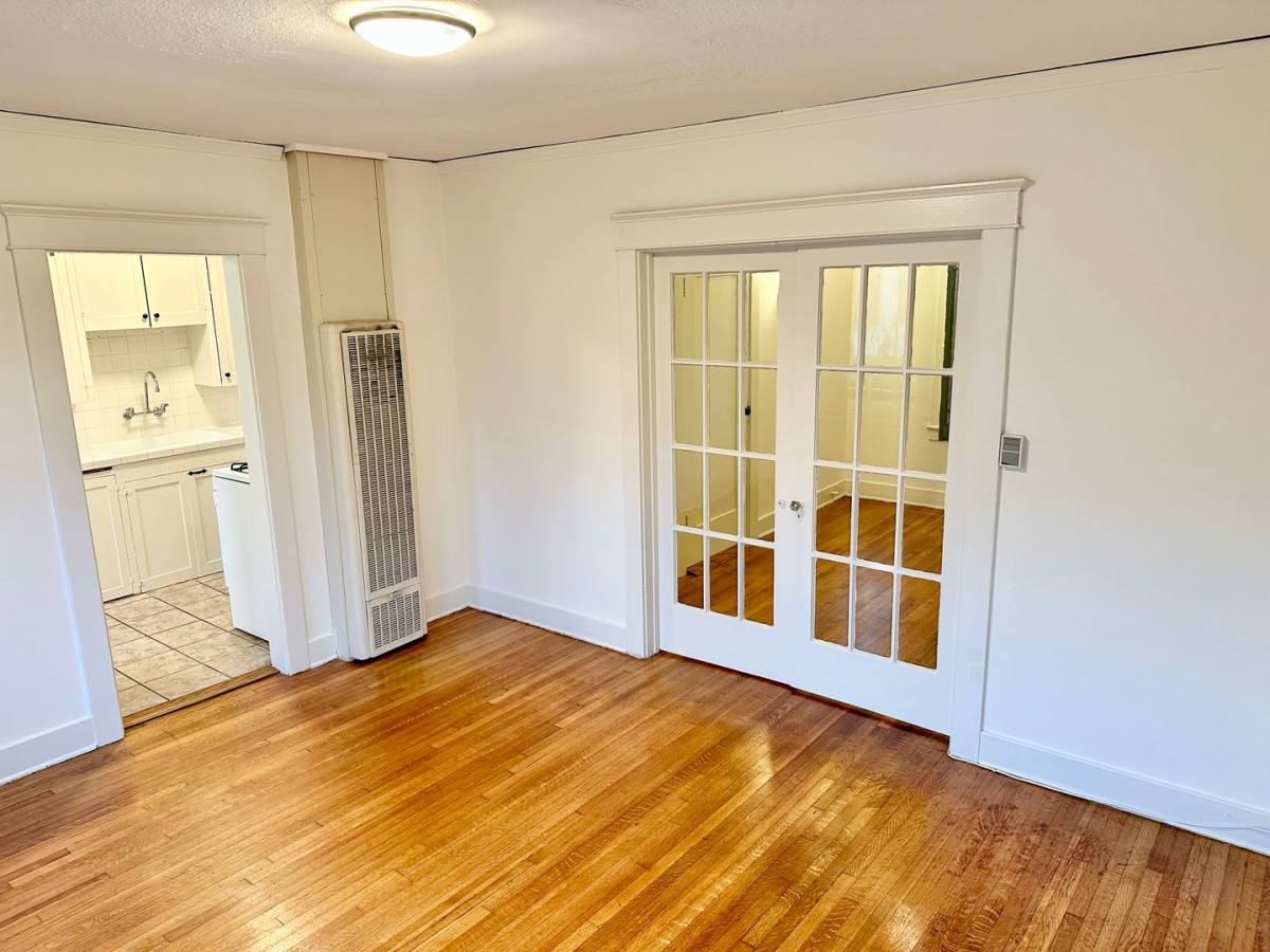 Apartment for rent at 715 Crestmoore Place, Venice, CA 90291