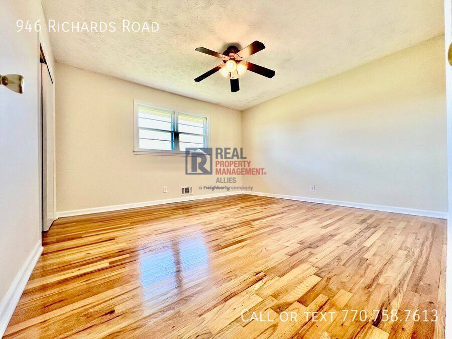 House for rent at 946 Richards Rd, White, GA 30184