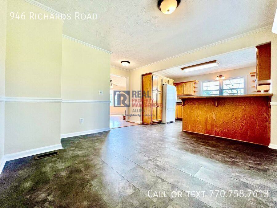 House for rent at 946 Richards Rd, White, GA 30184