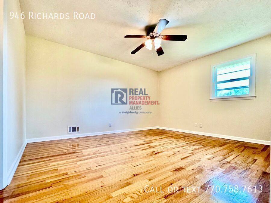 House for rent at 946 Richards Rd, White, GA 30184