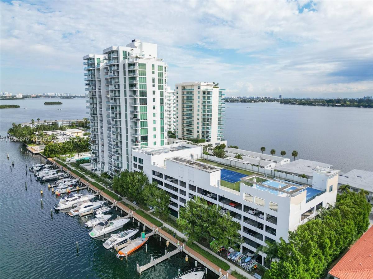 Apartment for rent at 7928 E Dr #303, Miami Beach, FL 33141