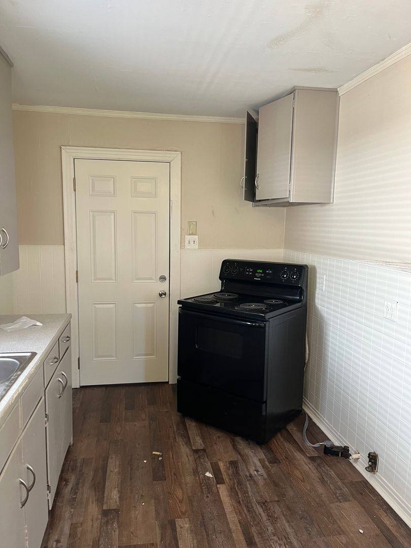 Apartment for rent at 913-915 S 22nd, Fort Smith, AR 72901