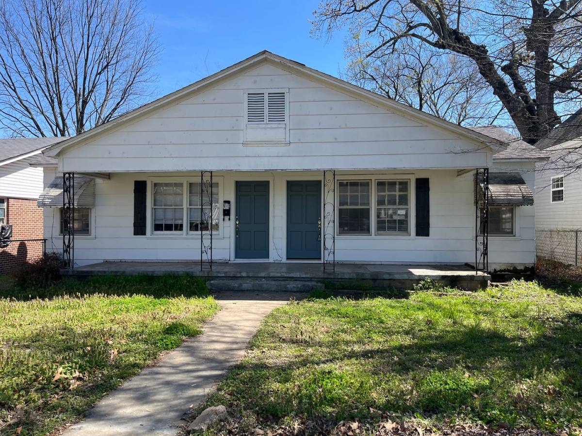 Apartment for rent at 913-915 S 22nd, Fort Smith, AR 72901
