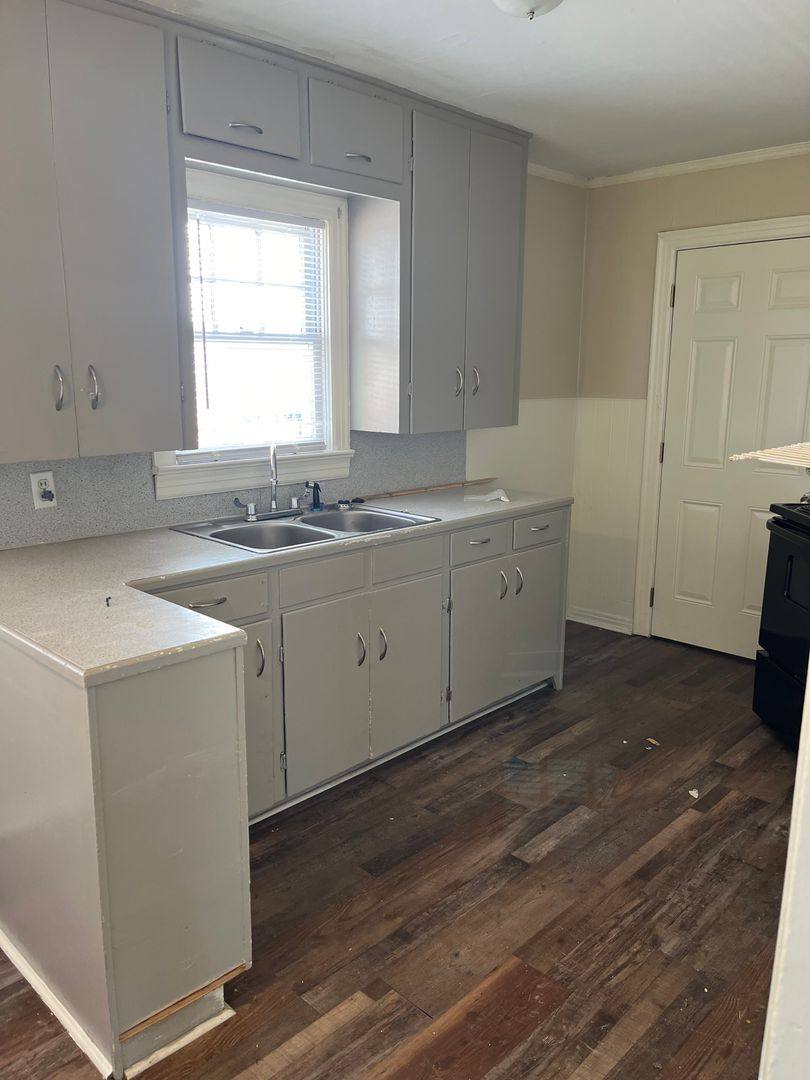 Apartment for rent at 913-915 S 22nd, Fort Smith, AR 72901