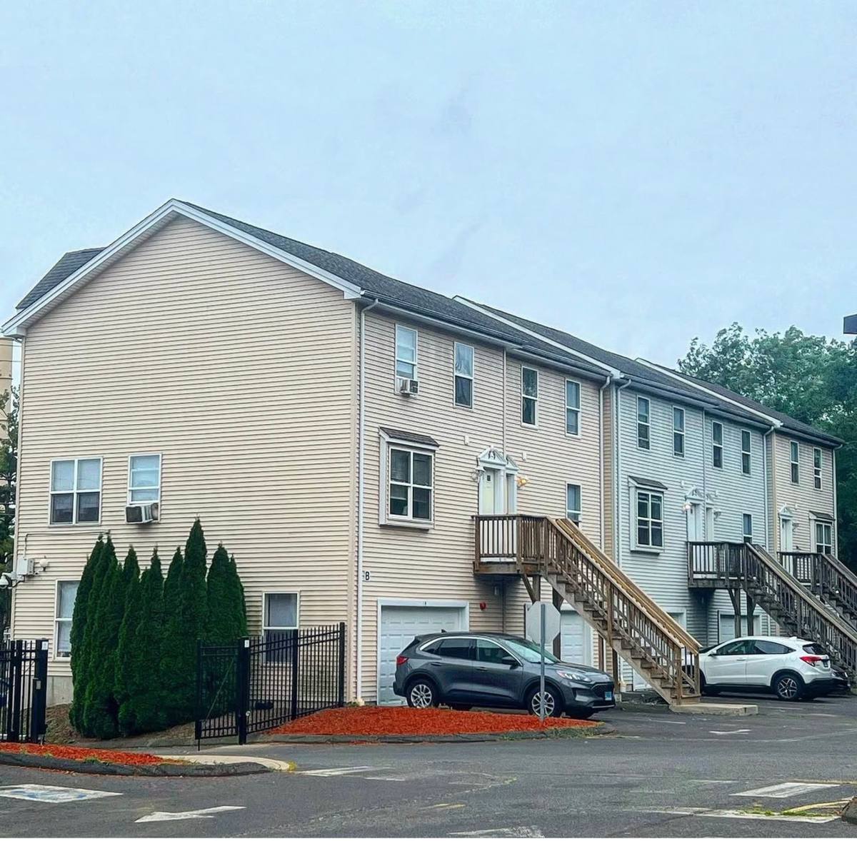 Townhouse for rent at 190 Pine Rock Ave, Hamden, CT 06514