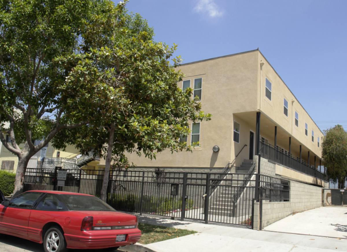Apartment for rent at 6033 Eleanor Ave, Los Angeles, CA 90038