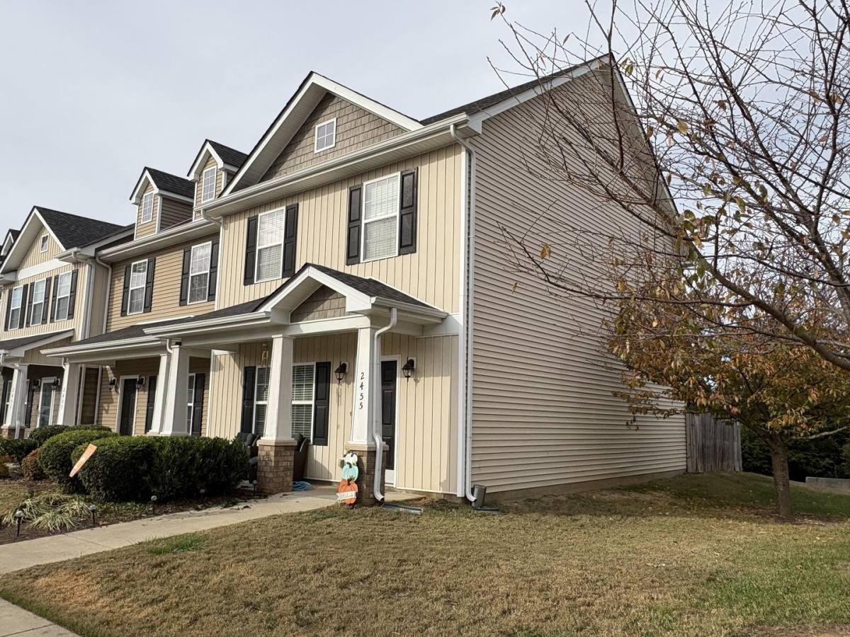 Townhouse for rent at 2455 New Holland Circle, Murfreesboro, TN 37128