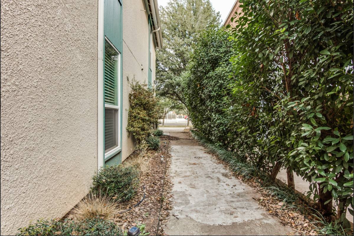 Apartment for rent at 3907 Gilbert Ave, Dallas, TX 75219