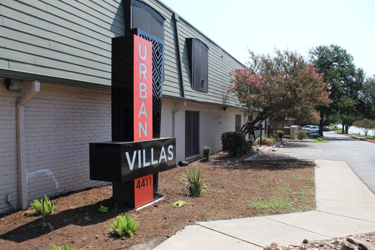 Apartment for rent at 4411 Airport Blvd, Austin, TX 78722