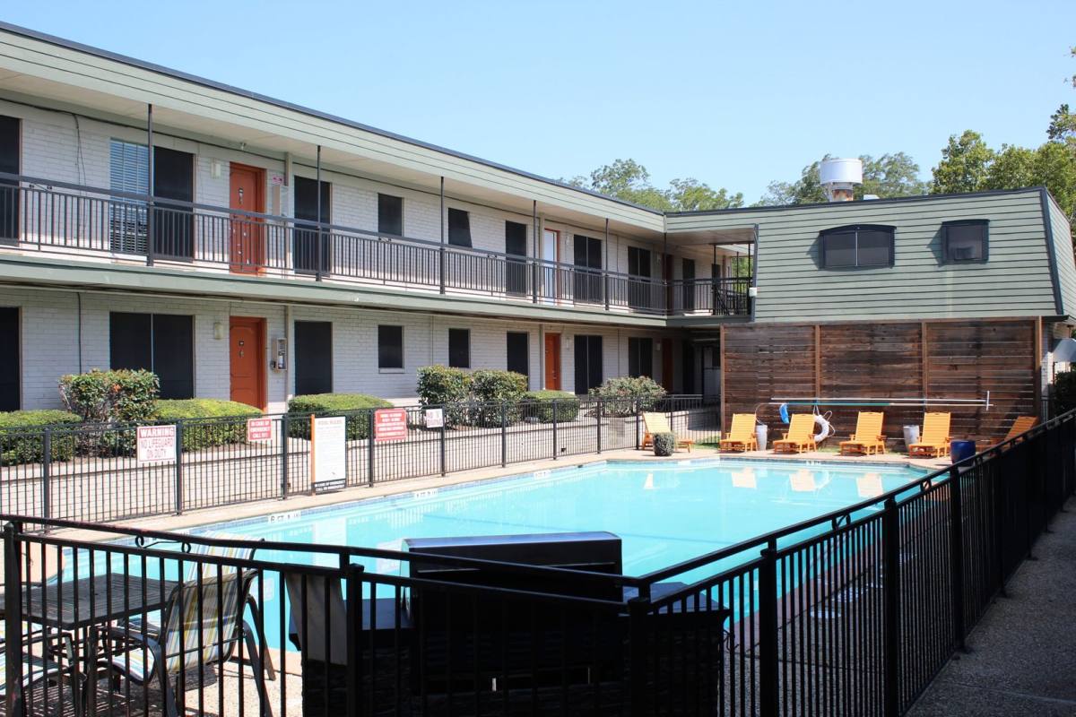Apartment for rent at 4411 Airport Blvd, Austin, TX 78722