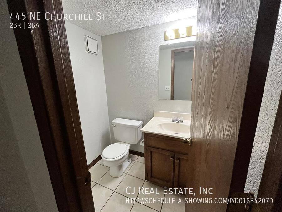 Townhouse for rent at 445 NE Churchill St, Lees Summit, MO 64086