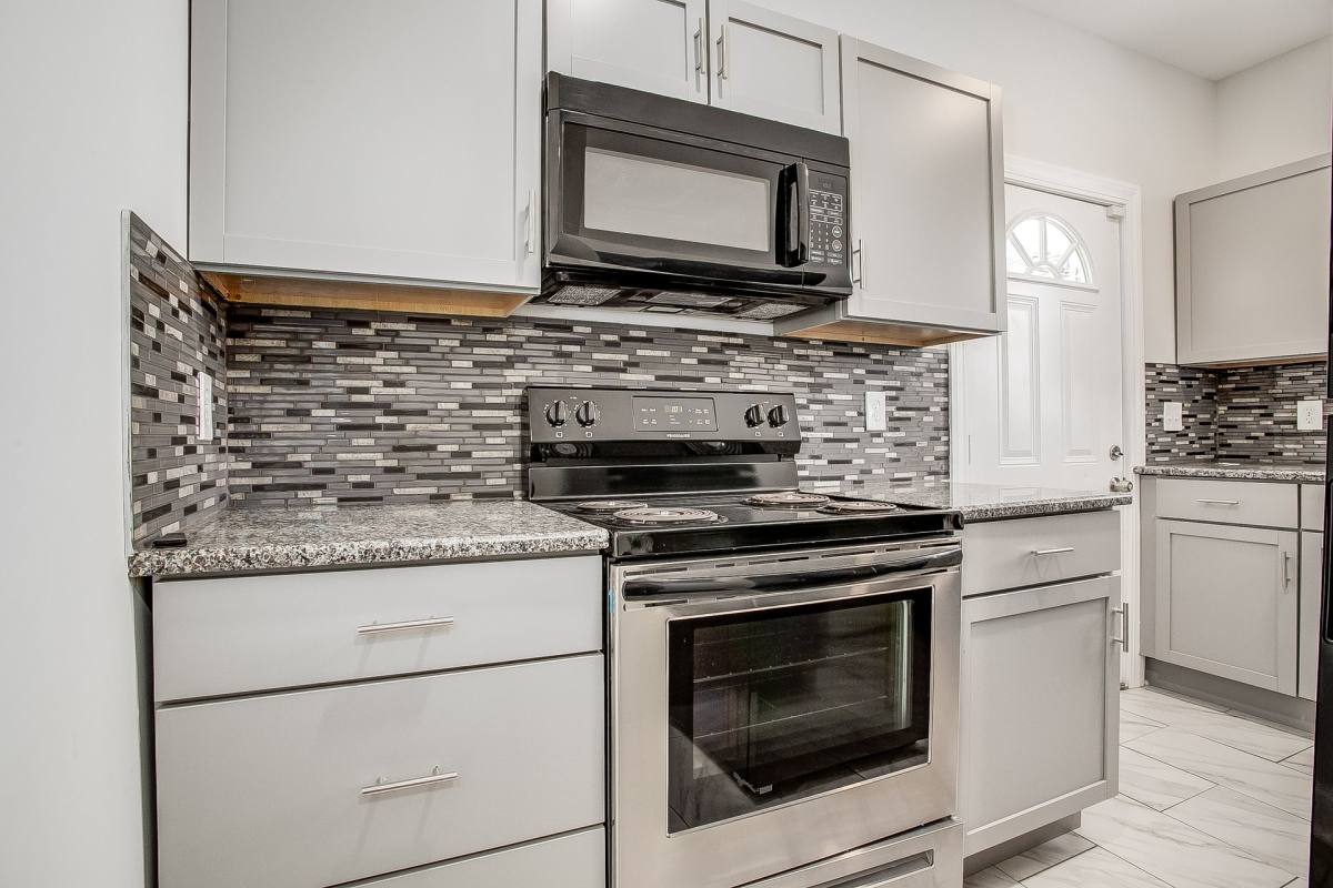 Apartment for rent at 2510 E 59th St, Kansas City, MO 64130