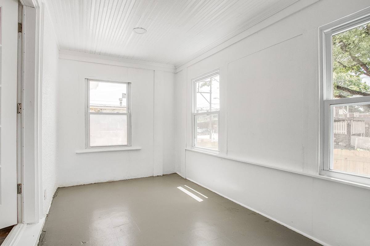 Apartment for rent at 2510 E 59th St, Kansas City, MO 64130