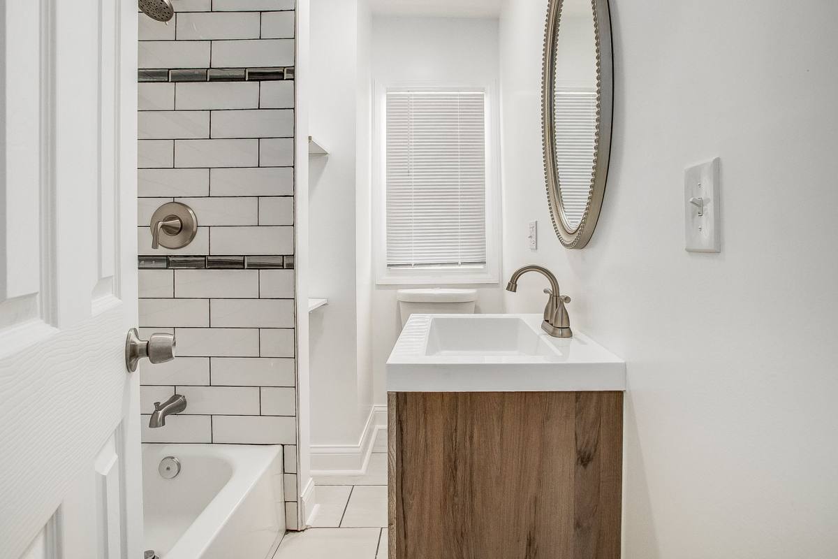Apartment for rent at 2510 E 59th St, Kansas City, MO 64130