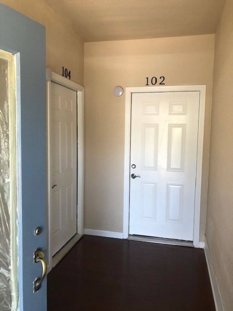 Apartment for rent at 104 10th St, Santa Rosa, CA 95401