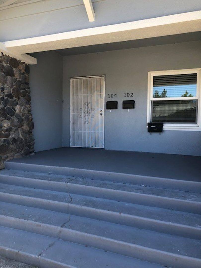 Apartment for rent at 104 10th St, Santa Rosa, CA 95401