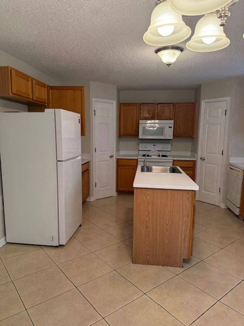 House for rent at 744 Paris Dr, Kissimmee, FL 34759