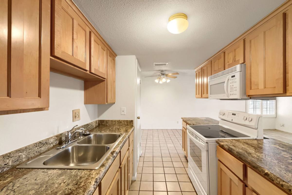 Condo for rent at 1377 Lorilyn Ave, Las Vegas, NV 89119