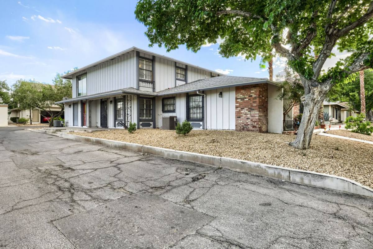 Condo for rent at 1377 Lorilyn Ave, Las Vegas, NV 89119