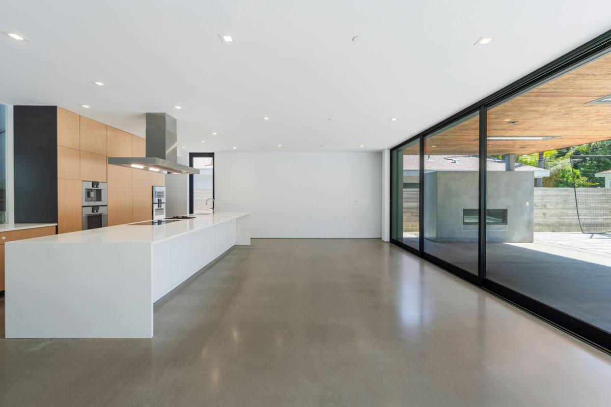 House for rent at 762 Rosecrans Ave, Manhattan Beach, CA 90266