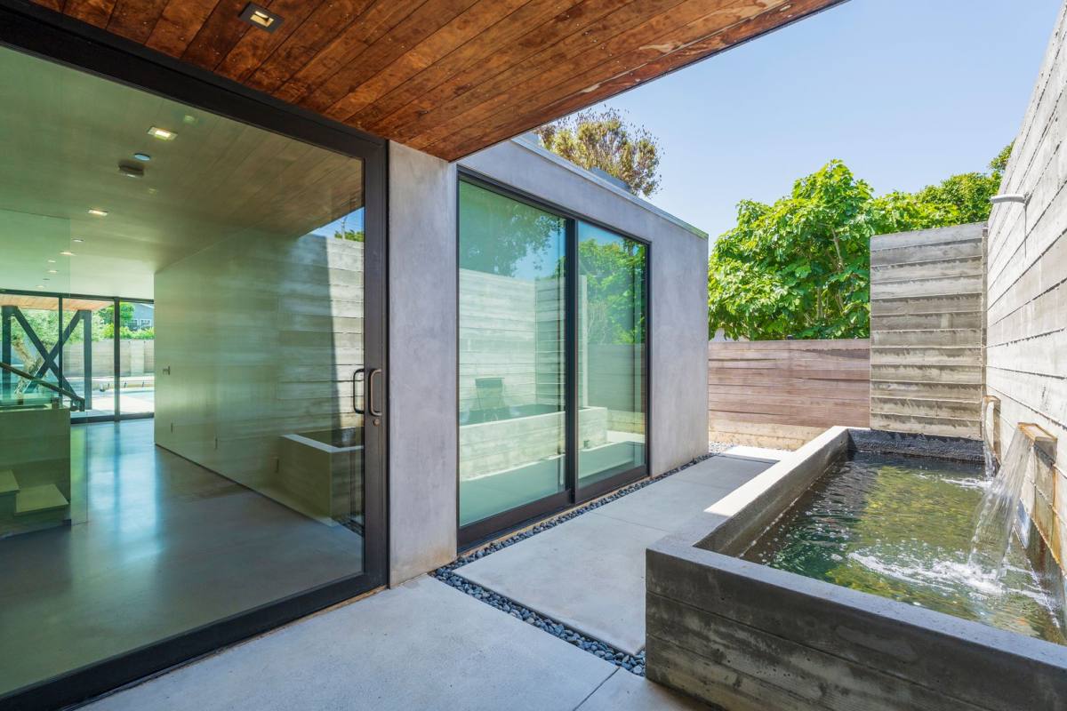 House for rent at 762 Rosecrans Ave, Manhattan Beach, CA 90266