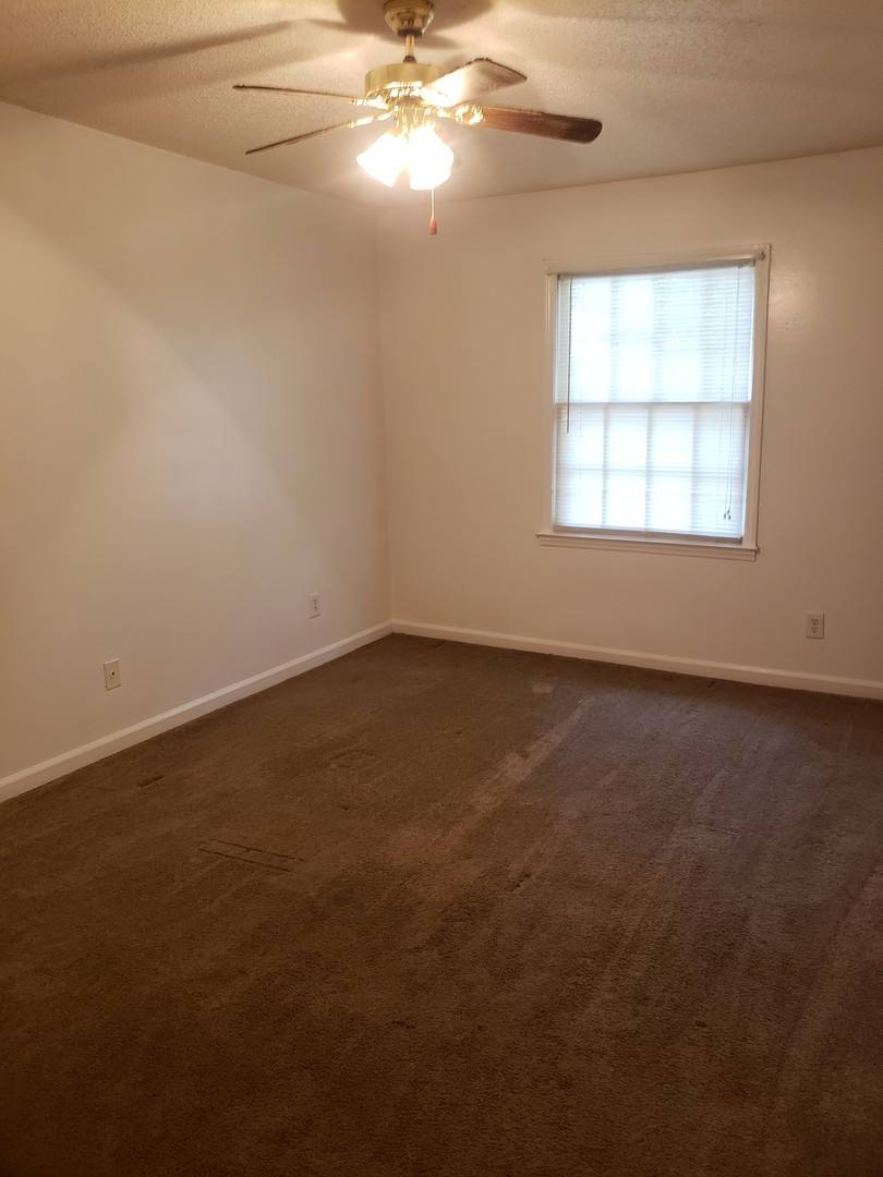 Apartment for rent at 153-155-157 W End St, Chester, SC 29706