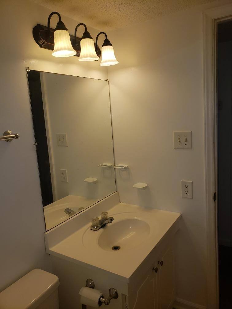 Apartment for rent at 153-155-157 W End St, Chester, SC 29706