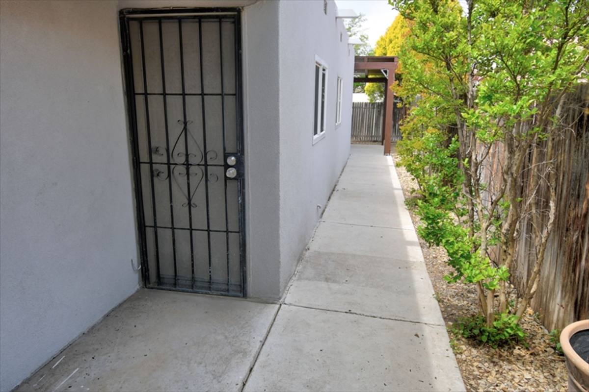 Townhouse for rent at 521 Nathan St SE, Albuquerque, NM 87123
