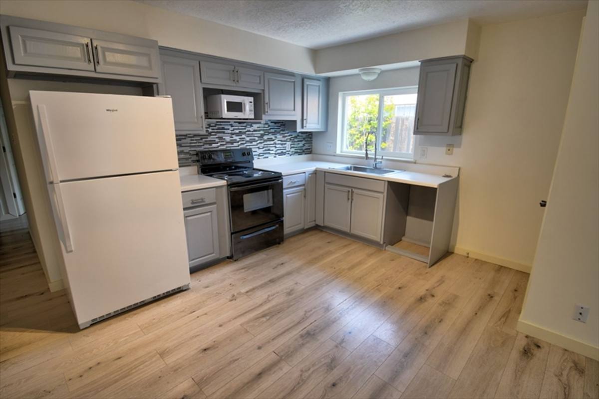 Townhouse for rent at 521 Nathan St SE, Albuquerque, NM 87123