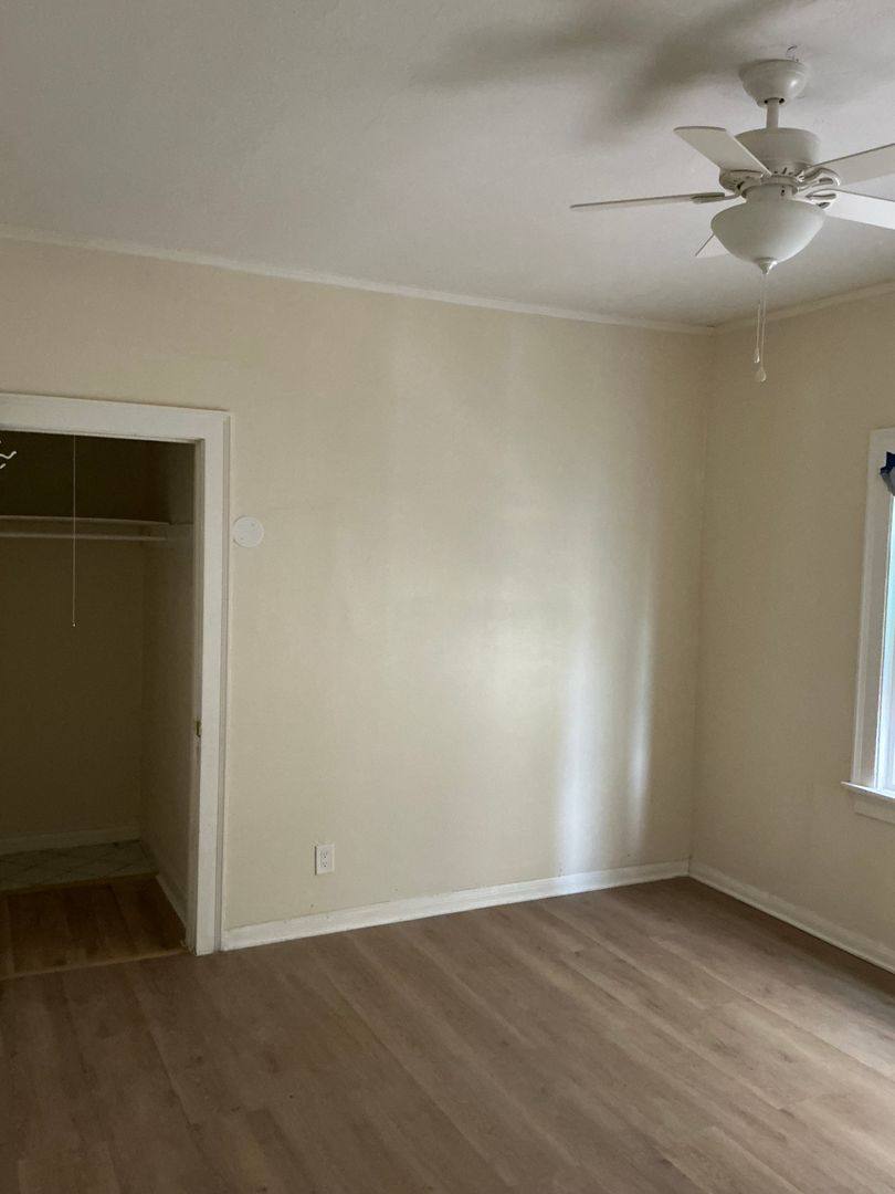 Apartment for rent at 850 S Catalina St, Los Angeles, CA 90005