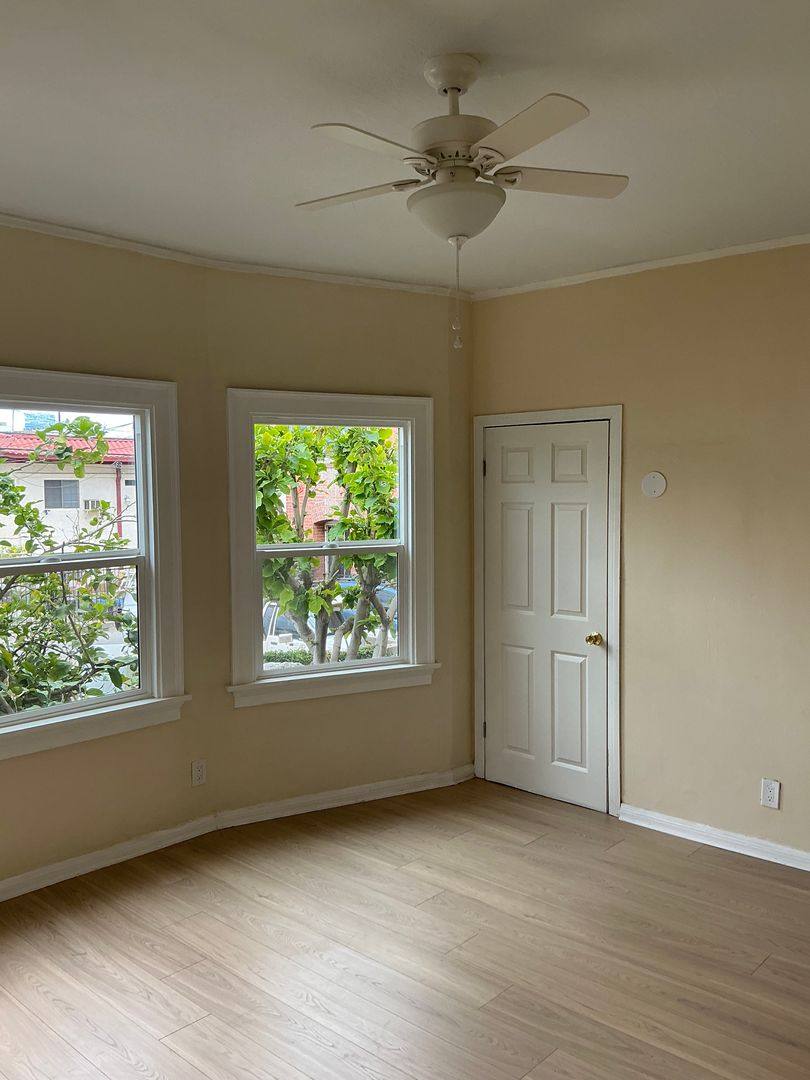 Apartment for rent at 850 S Catalina St, Los Angeles, CA 90005