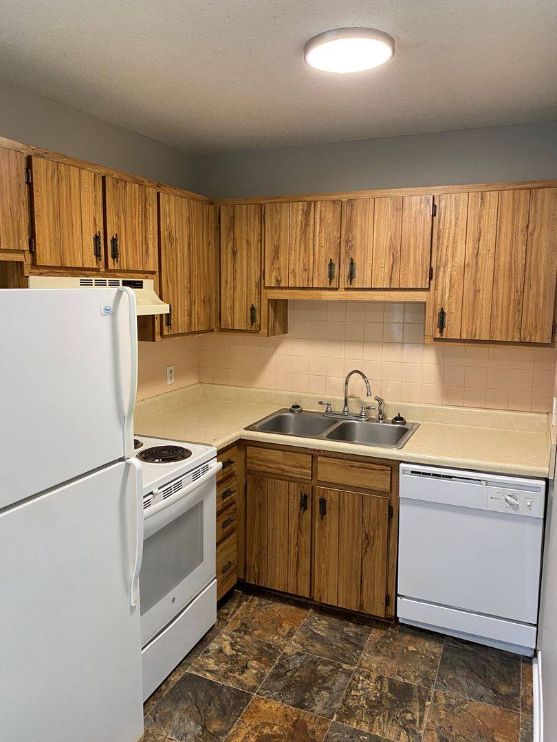 Apartment for rent at 134 Cedar Point Rd, Johnson City, TN 37601