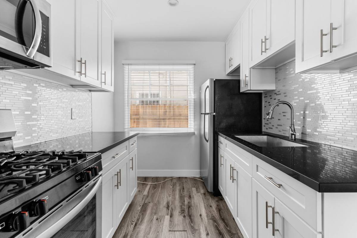 Apartment for rent at 241 Bonito Ave, Long Beach, CA 90802