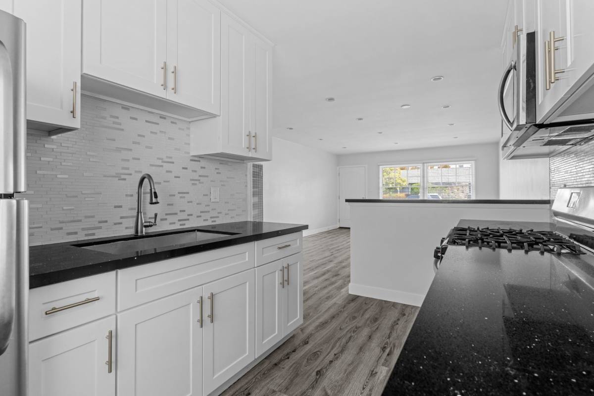 Apartment for rent at 241 Bonito Ave, Long Beach, CA 90802
