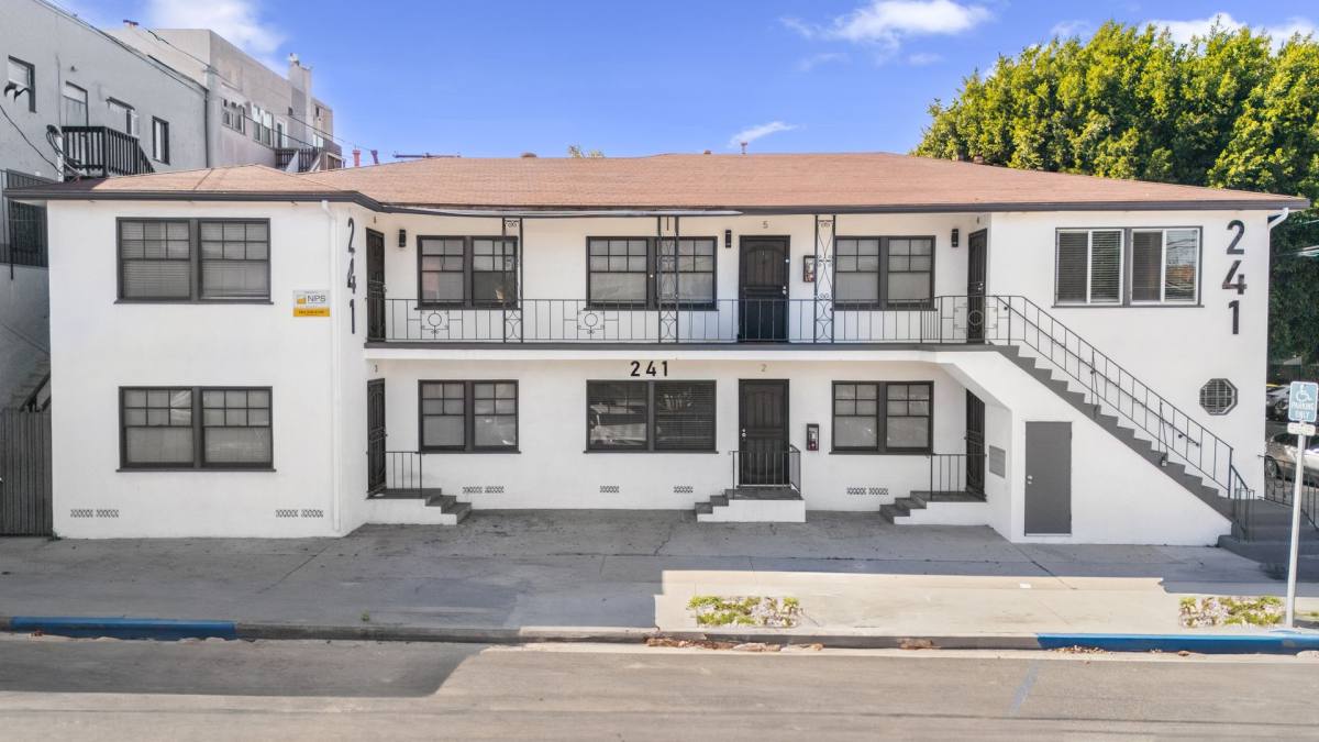 Apartment for rent at 241 Bonito Ave, Long Beach, CA 90802