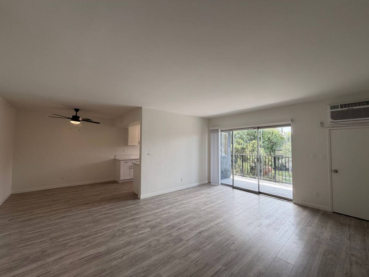 Apartment for rent at 6433 Shirley Ave, Reseda, CA 91335