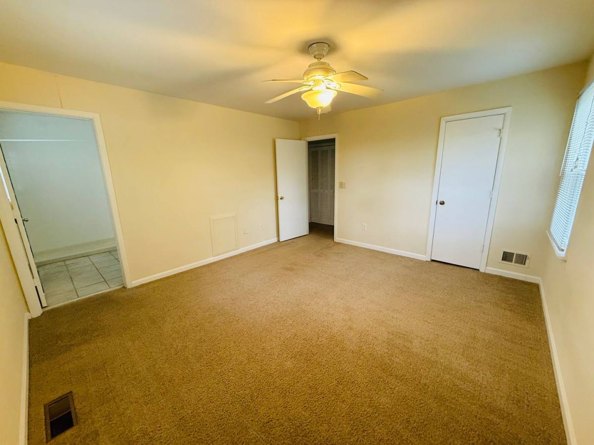 Townhouse for rent at 100 Yorkshire Court, Blacksburg, VA 24060