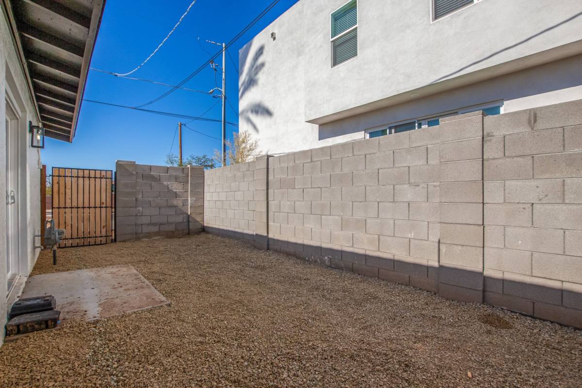 Apartment for rent at 4410 N 14th St, Phoenix, AZ 85014