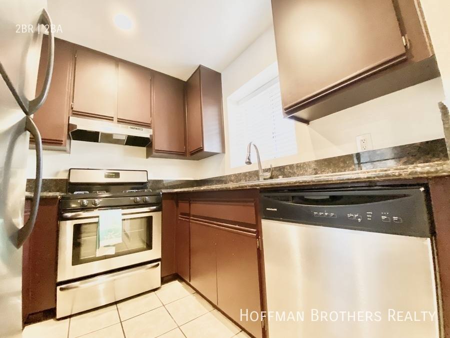 Apartment for rent at 8722 Burton Way #110, Los Angeles, CA 90048