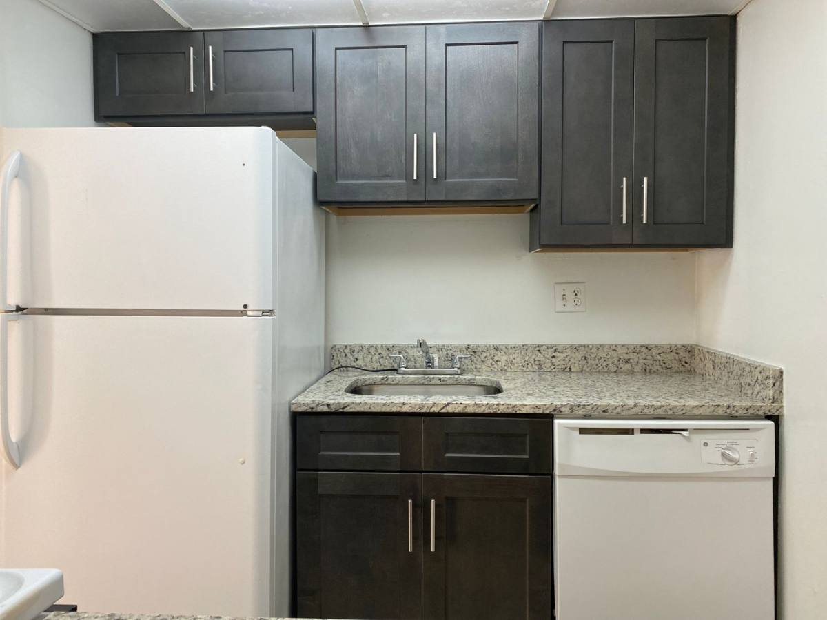 Condo for rent at 925 W Oak Ridge Rd, Orlando, FL 32809