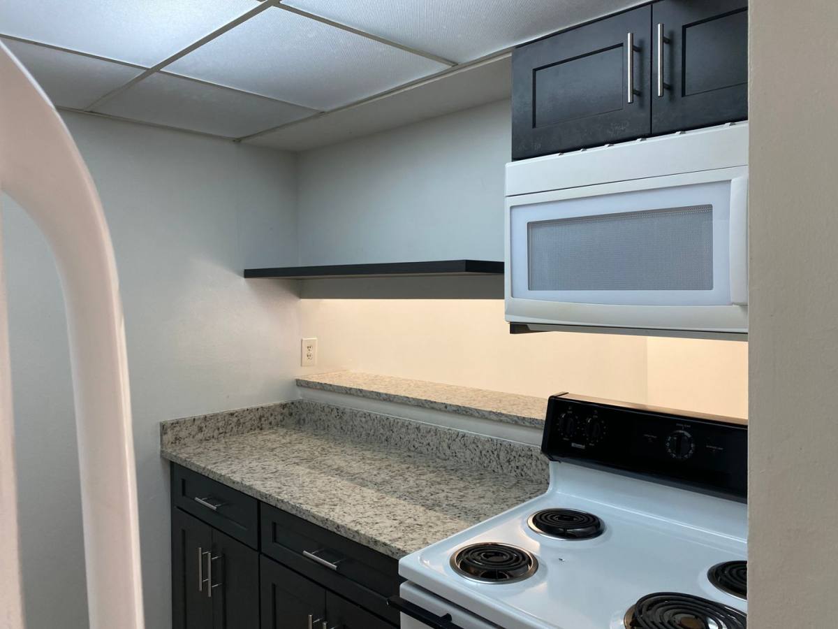 Condo for rent at 925 W Oak Ridge Rd, Orlando, FL 32809