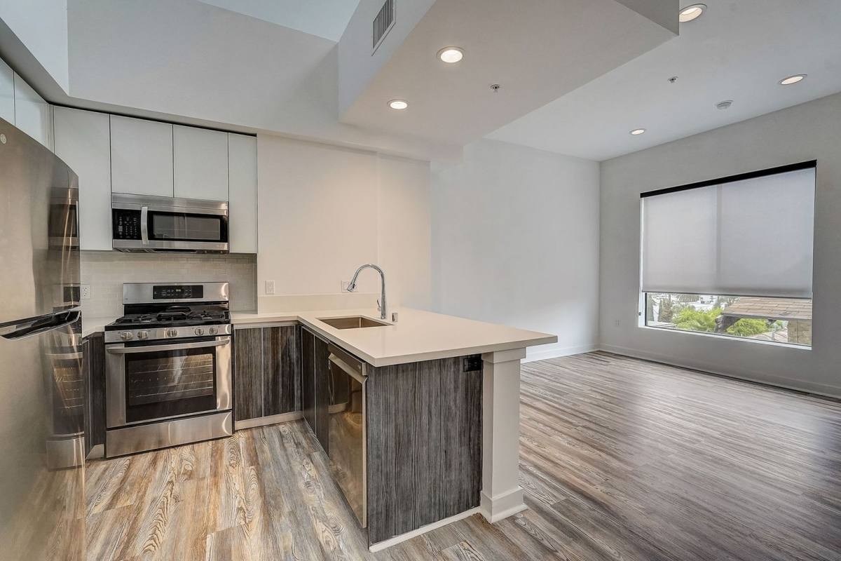 Townhouse for rent at 519 N Normandie, Los Angeles, CA 90004