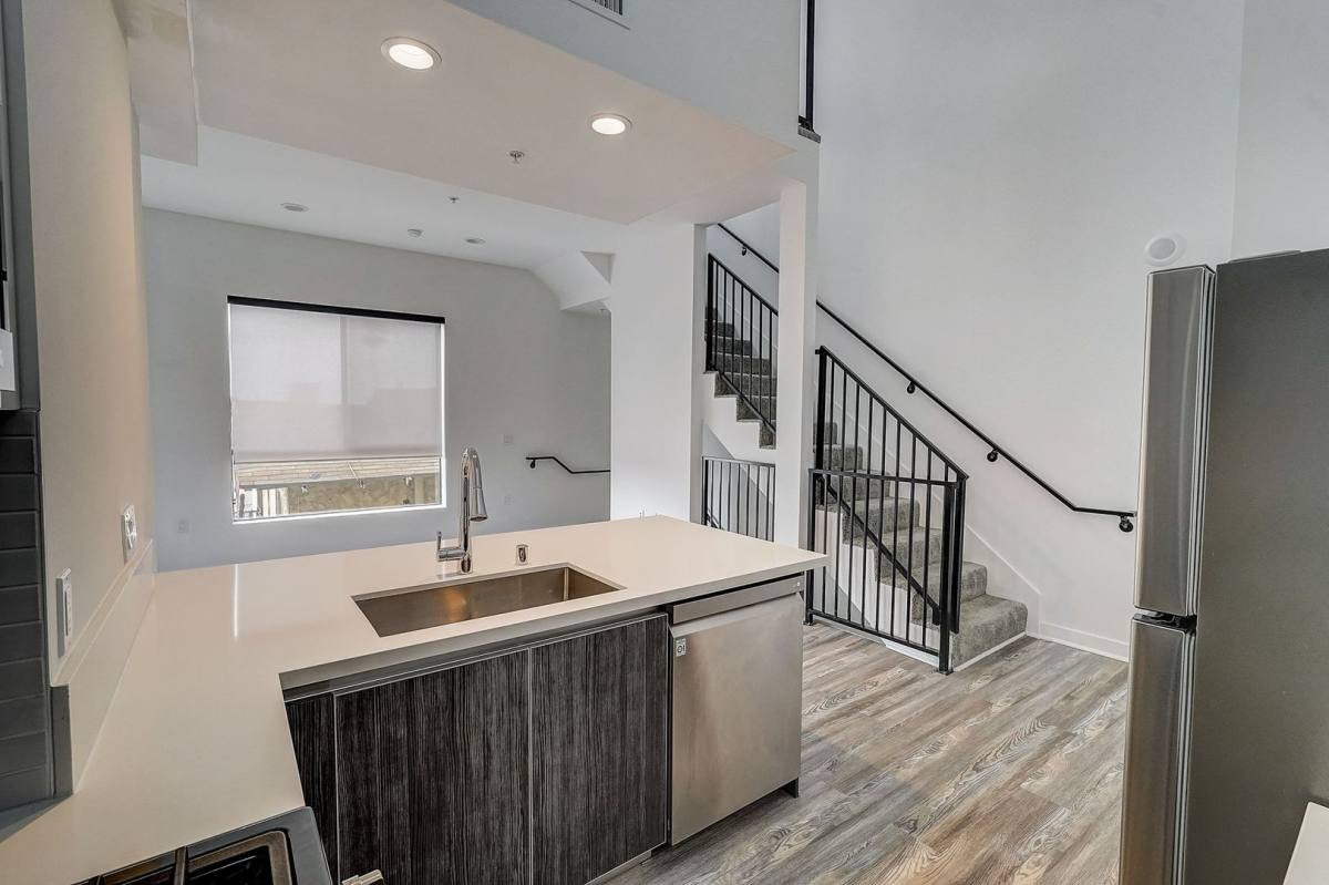 Townhouse for rent at 519 N Normandie, Los Angeles, CA 90004