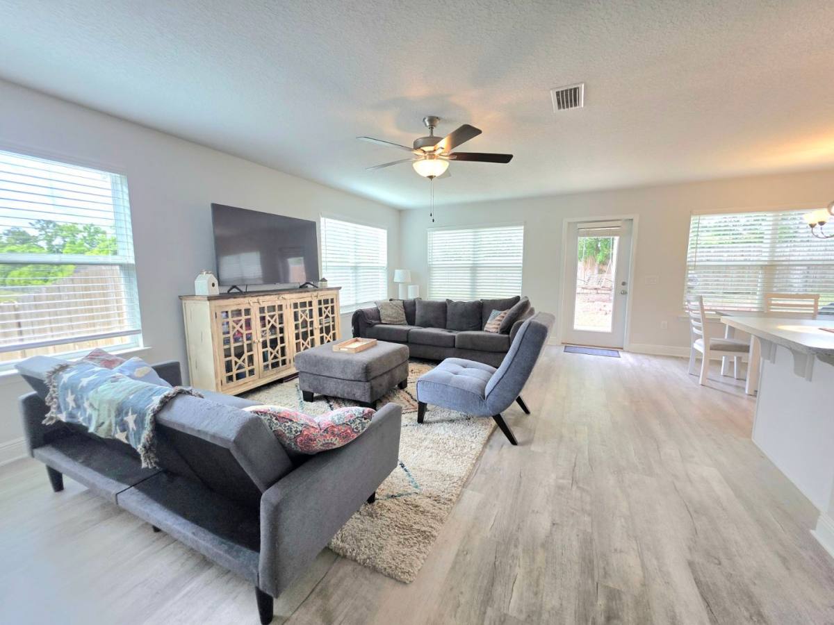 House for rent at 380 Hilburn Lane, Pensacola, FL 32504